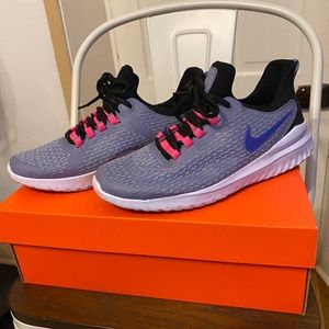 Women’s Nike shoes